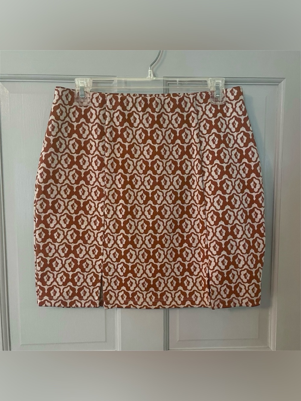 Brown & White Retro Geometric Print Mini Skirt with Slits